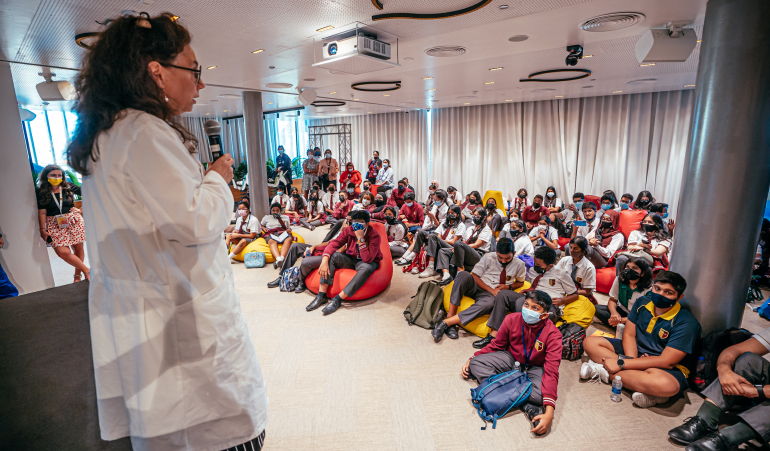 Sarah Baatout during her masterclass at the Dubai World Expo © J. Van Belle -WBI