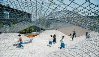 Rest Area No. 4 at the Osaka World Expo, created with the MORTEX® brand- Yosuke Ohtake© Rest Area No. 4 at the Osaka World Expo, created with the MORTEX® brand - Yosuke Ohtake©