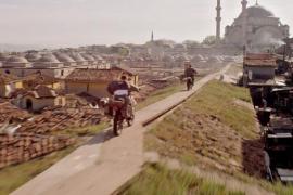 This motorcycle chase in the last James Bond was filmed with a camera on board a helicopter designed by Flying-Cam. This motorcycle chase in the last James Bond was filmed with a camera on board a helicopter designed by Flying-Cam.