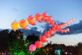 Fête d'ouverture de Mons 2015: L'Envolée chromatique - La Transmutation du dragon (Fusion Festival - Lärz (E)) (c) Emmanuel Nzengu Fête d'ouverture: L'Envolée chromatique - La Transmutation du dragon