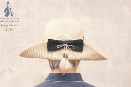 Herman Headwear constitue une référence belge et internationale en terme de variété de chapeaux et d’accessoires. Herman Headwear constitue une référence belge et internationale en terme de variété de chapeaux et d’accessoires.