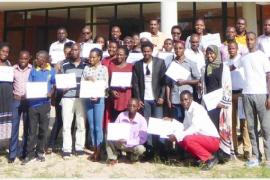 Les participants devant l'Ecole Nationale en Kinésithérapie et Réadaptation (c) Apefe Les participants devant l'Ecole Nationale en Kinésithérapie et Réadaptation (c) Apefe
